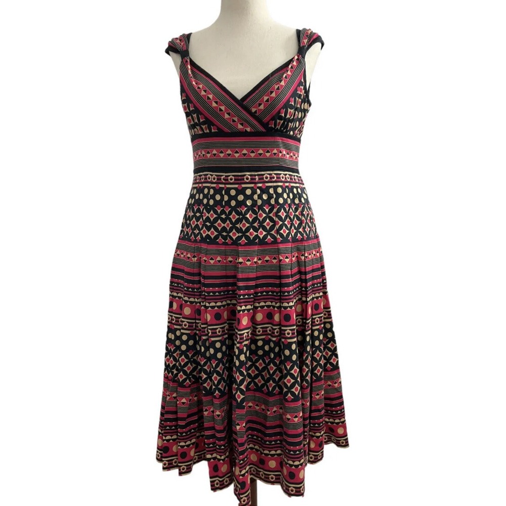 Jones New York Dress Size 4 Pink Black Geometric Fit & Flare Pleated | 0255
